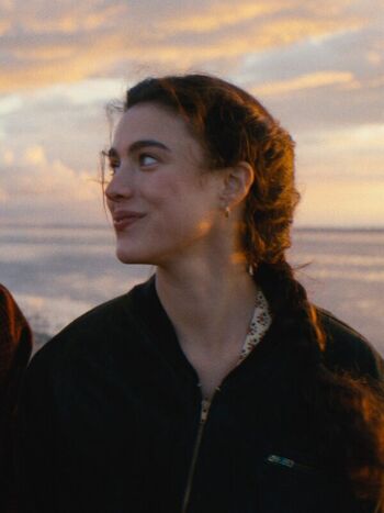 Full leaked Margaret qualley private photo