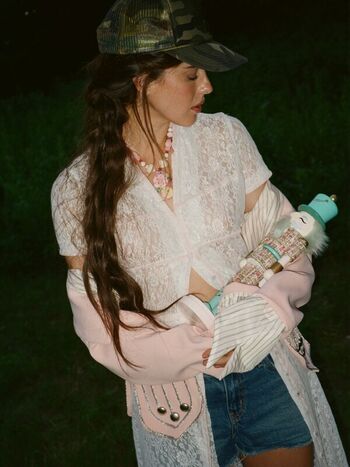 Full leaked Margaret qualley private photo