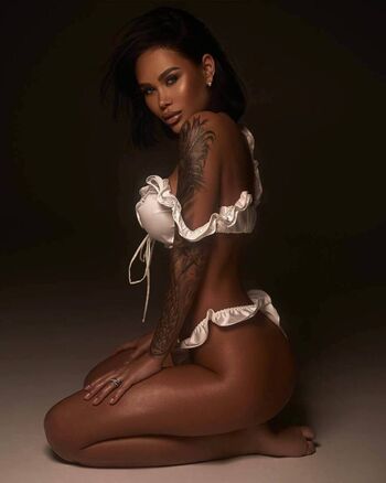 Full leaked Margo damaska private photo