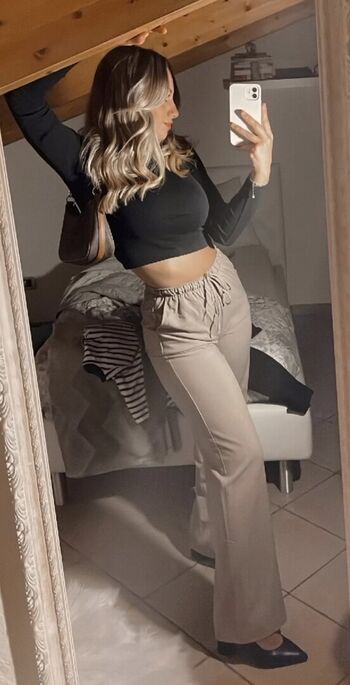 Full leaked Mari private photo