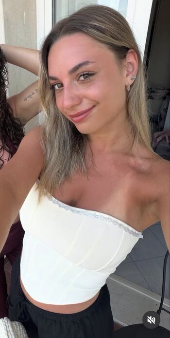 Full leaked Mari private photo