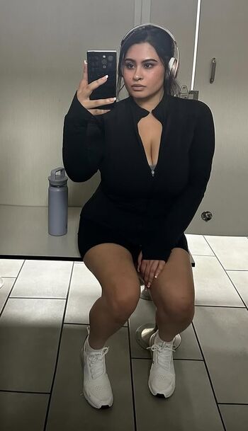 Full leaked Mariah private photo