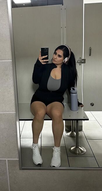 Full leaked Mariah private photo