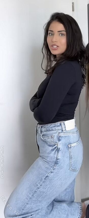 Full leaked Mariamalkk private photo