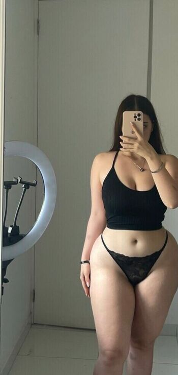Full leaked Marianahoyosr private photo