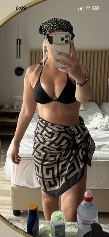 Full leaked Mariannika private photo