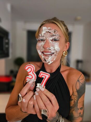 Full leaked Marie bombshell private photo