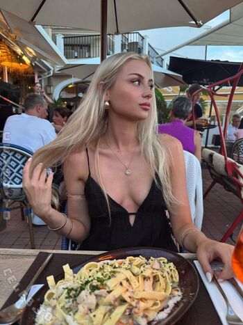 Full leaked Mariedetter private photo
