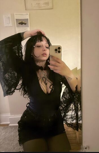 Full leaked Marilyn mansion private photo