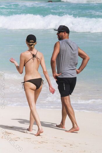 Full leaked Martha hunt page private photo