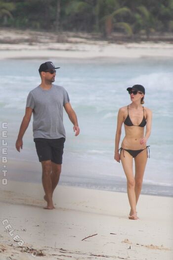 Full leaked Martha hunt page private photo