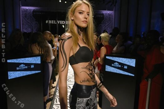 Full leaked Martha hunt private photo