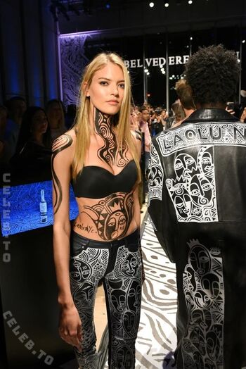 Full leaked Martha hunt private photo