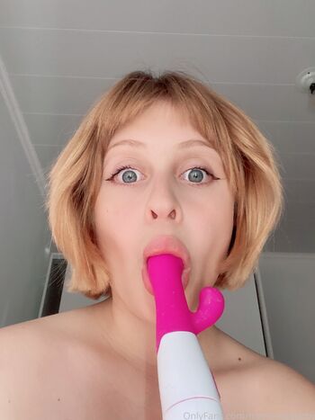 Full leaked Martinadababy private photo
