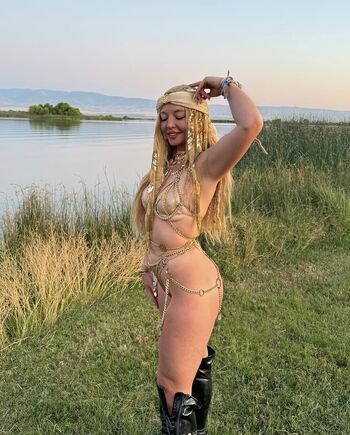 Full leaked Marzzzz page private photo