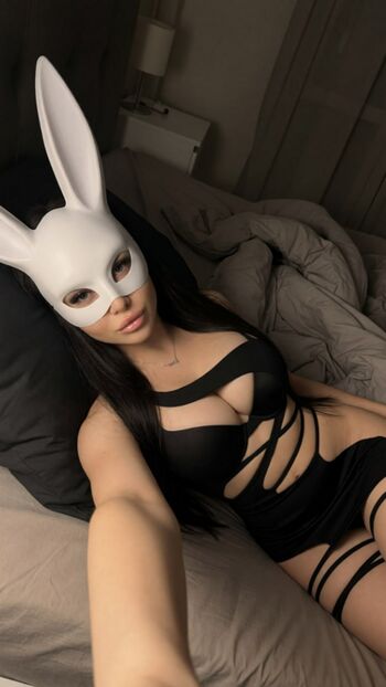 Full leaked Maskyrabbit private photo