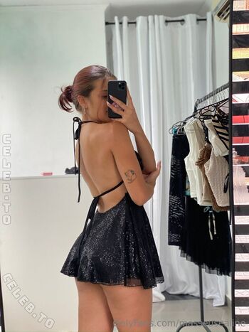 Full leaked Masseusealine private photo