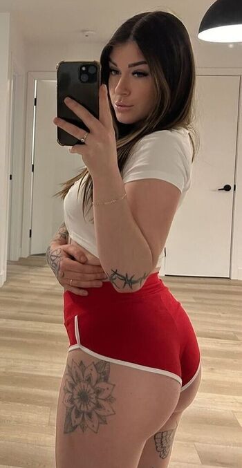 Full leaked Maude private photo