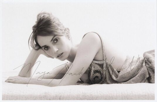 Full leaked Maya hawke private photo