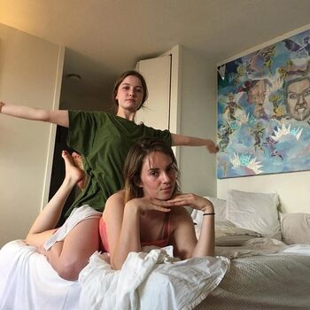 Full leaked Maya hawke private photo