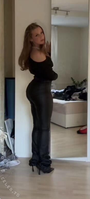 Full leaked Mayaa zr page private photo
