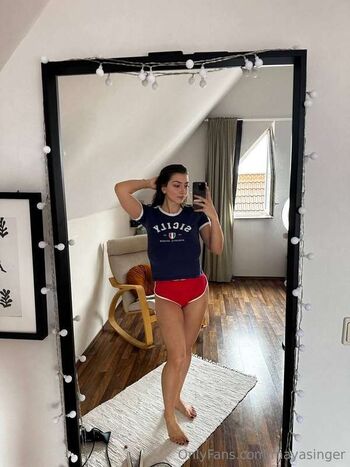 Full leaked Mayaasinger private photo