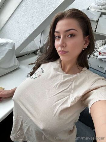 Mayaasinger