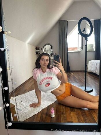 Full leaked Mayaasinger private photo