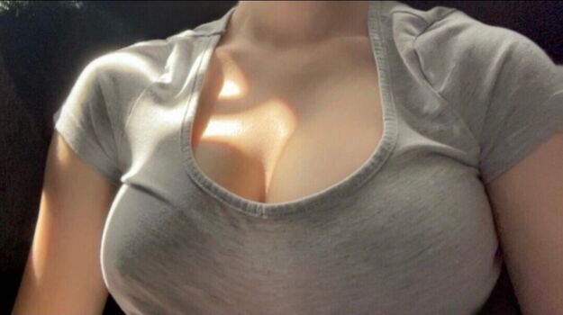 Full leaked Maybunny private photo