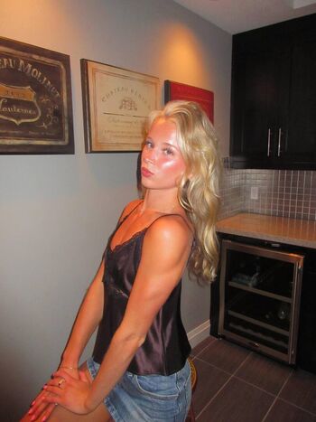 Full leaked Maycen slater private photo