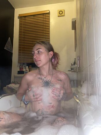 Full leaked Mayobinks private photo