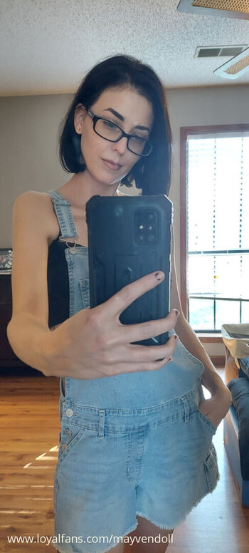 Full leaked Mayvendoll private photo