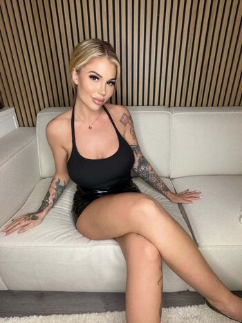 Full leaked Mazedolly private photo