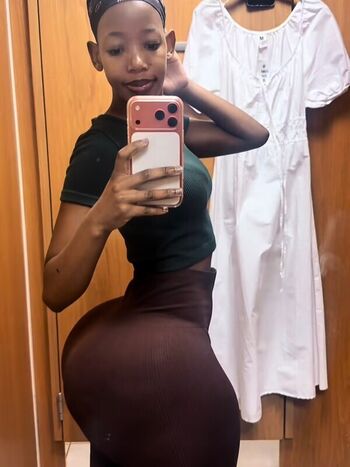 Full leaked Mazizi private photo