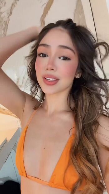 Full leaked Mc melody private photo