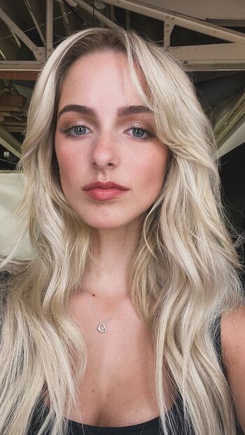 Full leaked Mckenna grace  page private photo