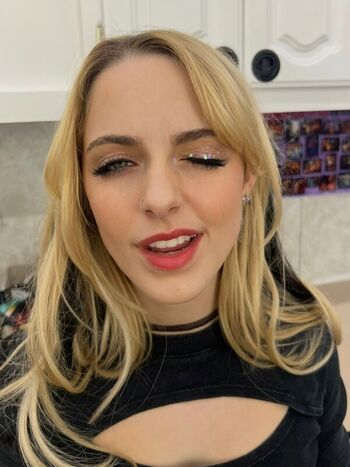 Full leaked Mckenna grace  page private photo