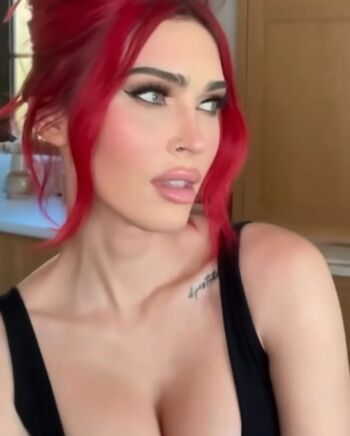 Full leaked Megan fox private photo