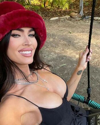 Full leaked Megan fox page private photo