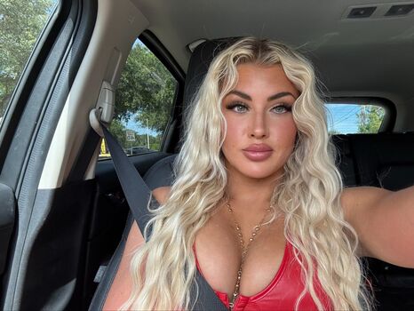 Full leaked Meghan walker private photo