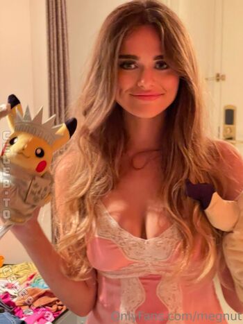 Full leaked Megnut page private photo