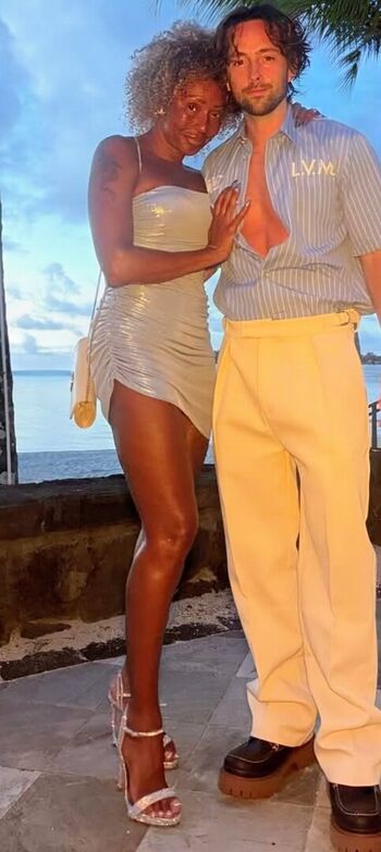 Full leaked Melanie brown private photo