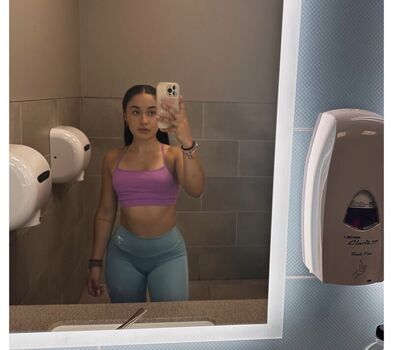 Full leaked Melanie private photo