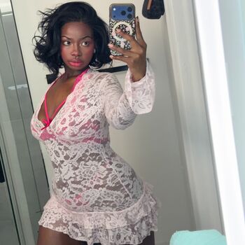 Full leaked Melanin babe private photo