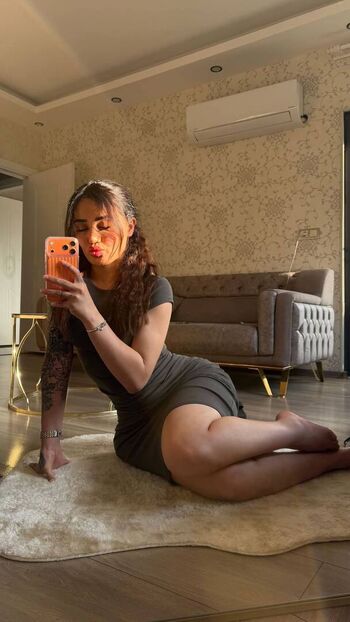 Full leaked Melek azad private photo
