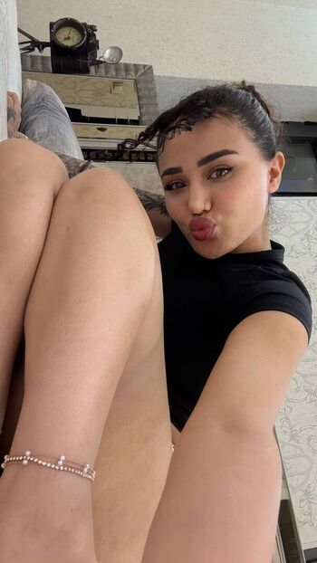 Full leaked Melek azad private photo