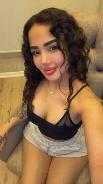 Melek Azad