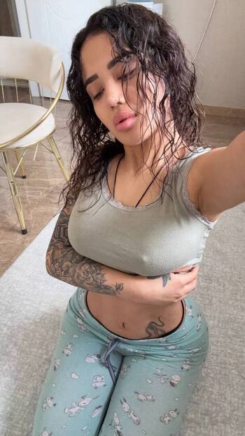 Full leaked Melek azad private photo