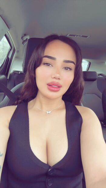 Full leaked Melekazad private photo