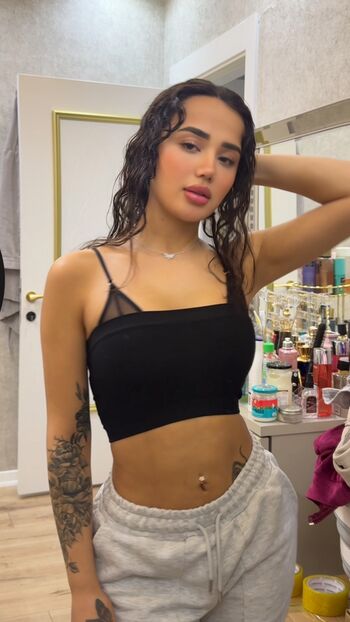 Full leaked Melekazad private photo